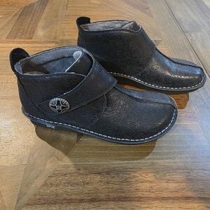 Alegria Black Boots Sz 9 / 39 Caiti Black Leather Ankle CAT-7825 Swirl Design